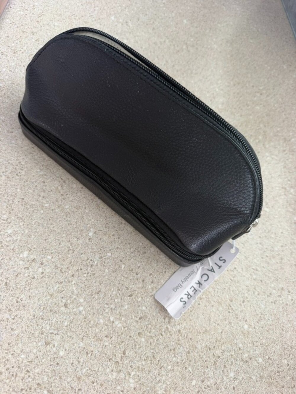 NWT Faux Leather Dopp Kit/Jewelry/Cosmetic Travel Case: Brand New!